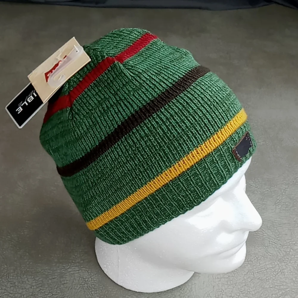 Levi's Reversible Beanie Hat Green NWT - Picture 4 of 10